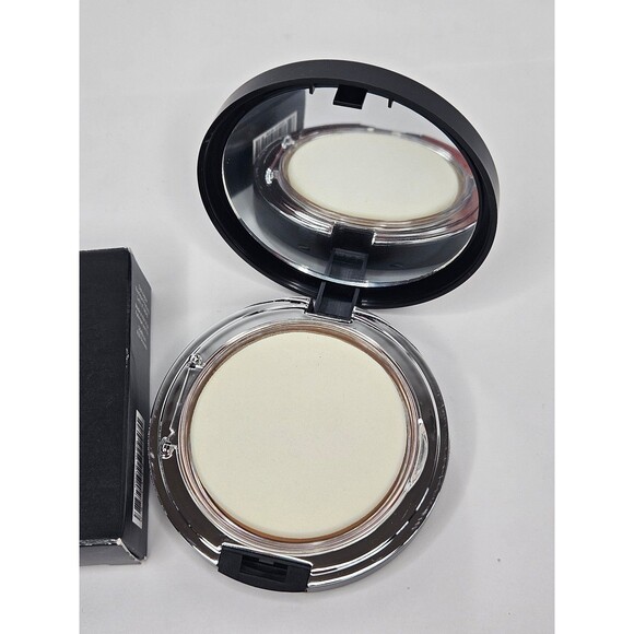 New Younique Mineral Touch Cream Foundation Velour .46 oz New in Box - Picture 3 of 7